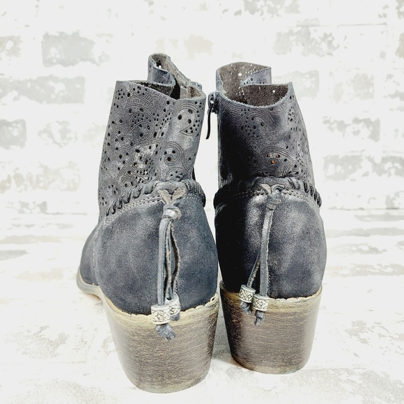 Boutique by Corkys Black Suede Leather Embroidered Western Ankle Boots H235 - Picture 4 of 13